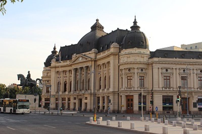 Die "Celea Victorei" in Bukarest - Fundatiunea Universitara Caral I