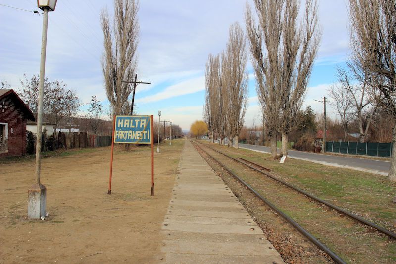 Der Haltepunkte Fârțănești zwischen Galați und Bârlad - Blick in Richtung Bârlad