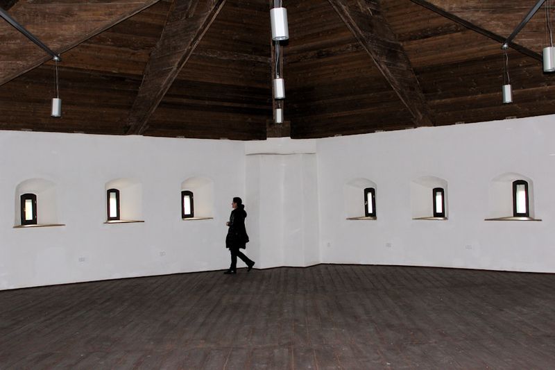 Ausstellungsraum im Turm der Festung von Targu Mures