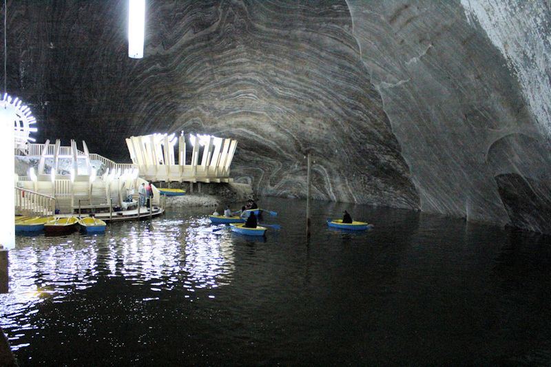 Blick auf den kleinen See in der Saline in Turda (Thorenburg) 