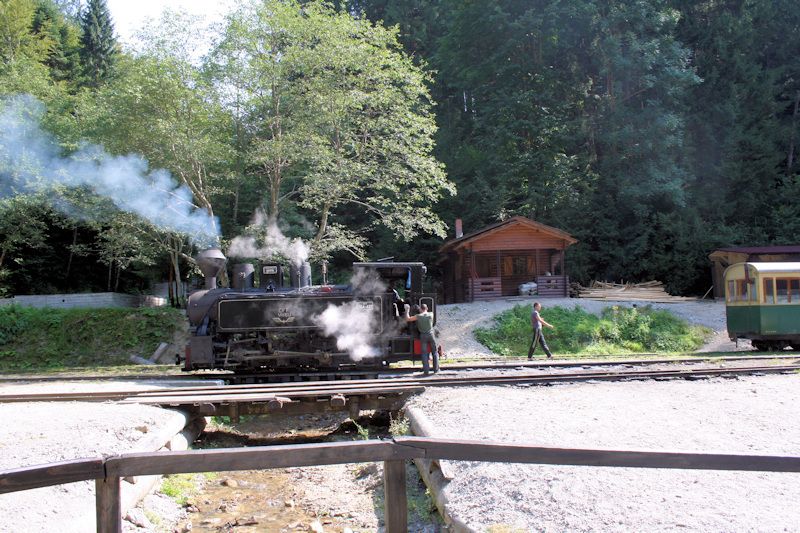 Die Wassertalbahn (Mocănița) am Rastplatz 